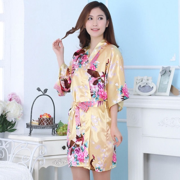 MEI YESIDA Yellow/Gold Silk Satin Kimono Robe - Picture 1 of 4